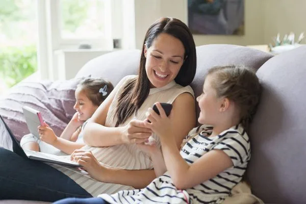 All 4 Comms_mum marketing POLAND